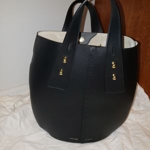 Frame bucket bag in black